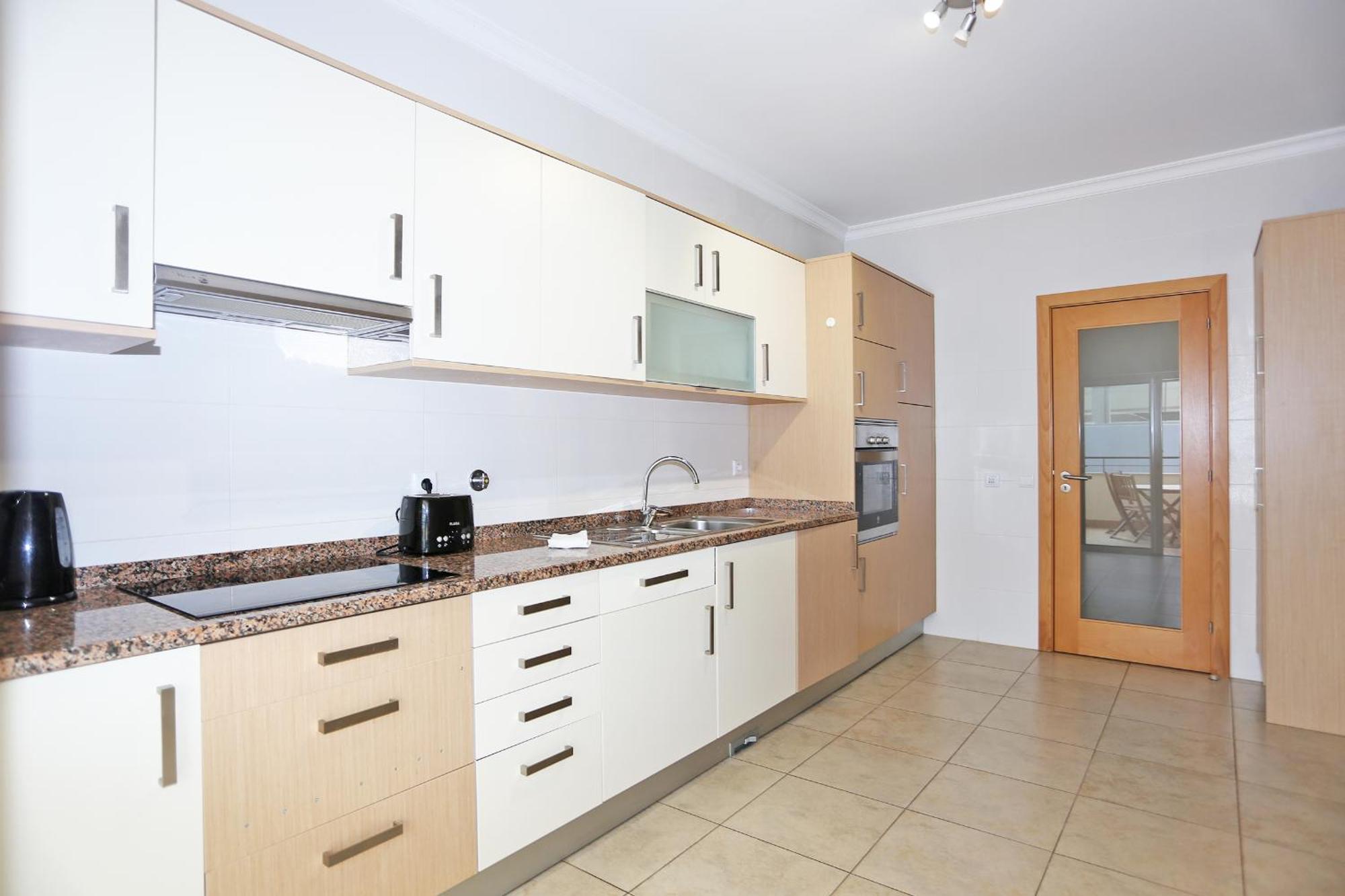A04 - Large Modern 1 Bed Apartment With Pool Lagos Exterior photo