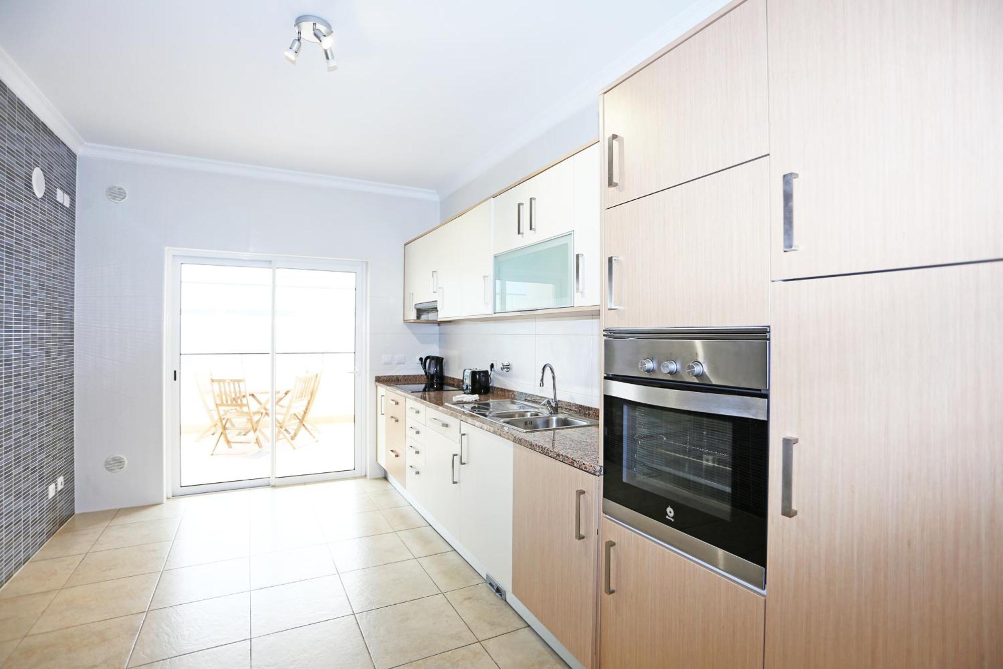 A04 - Large Modern 1 Bed Apartment With Pool Lagos Exterior photo